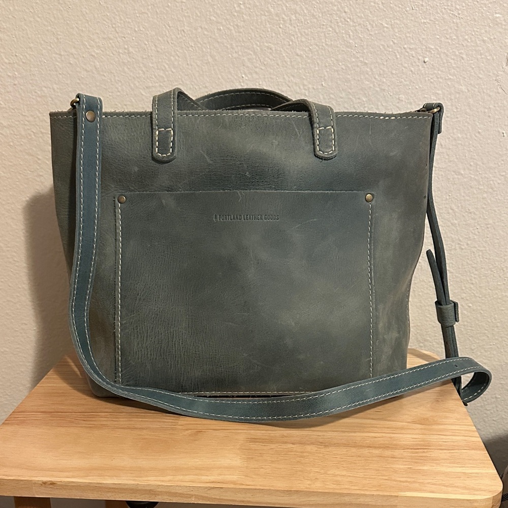 Portland Leather Blue Tote Bag - Medium Zip Top